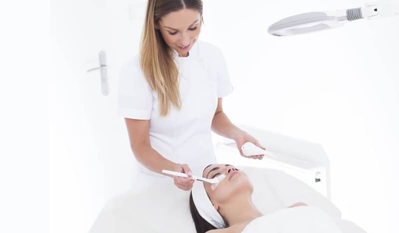 Trattamento viso nel centro Estetica Solarium Lingotto